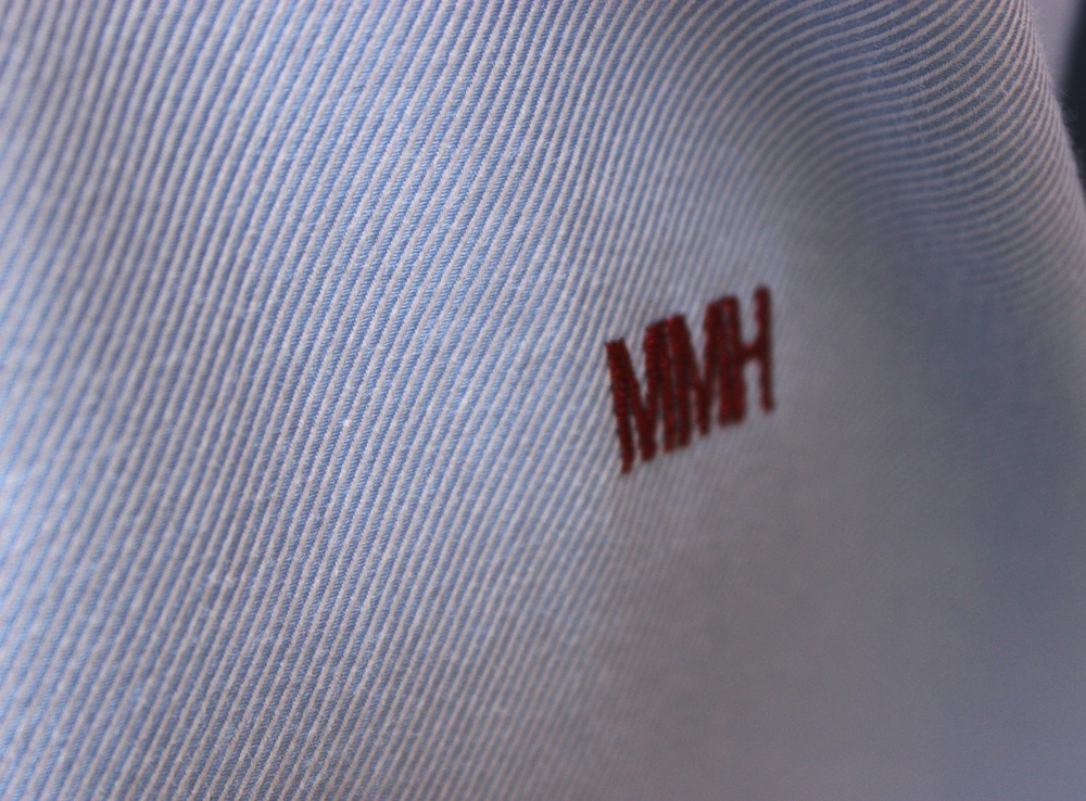 Рубашка из ткани с плетением твил и монограммой контрастного цвета
