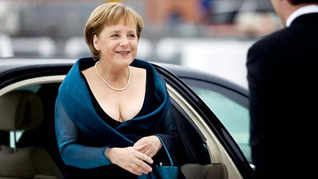 Ангела Меркель в вечернем платье